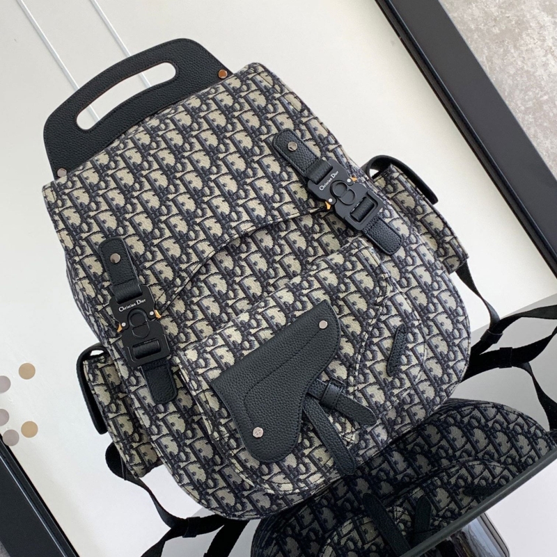 D*or backpacks